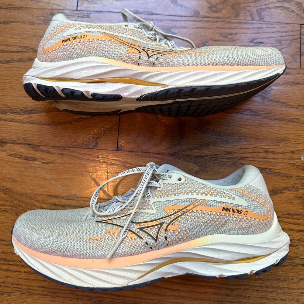 Mizuno Wave Rider 27 size 8 orange and white - Picture 6 of 10